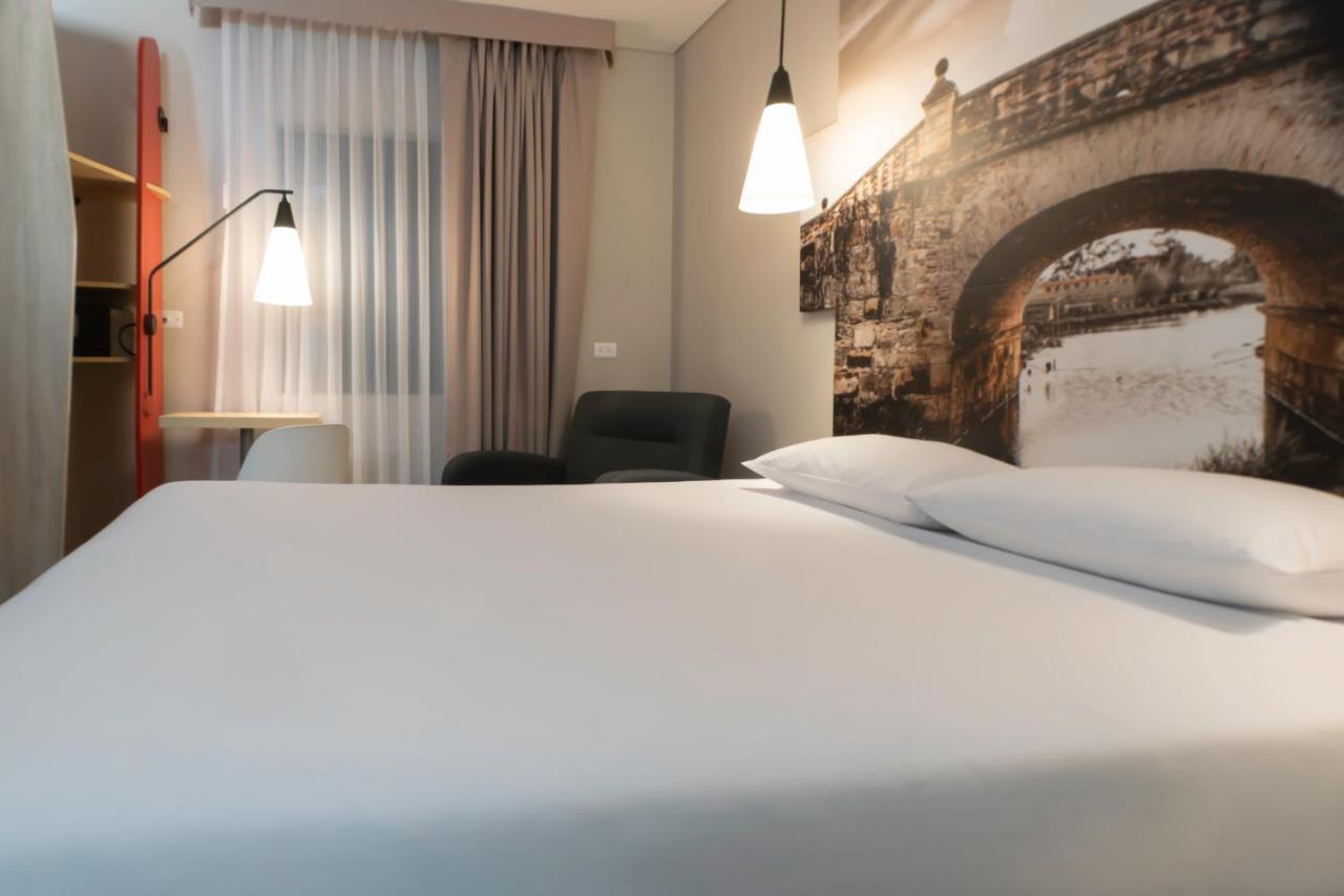 Отель Ibis Чия Экстерьер фото