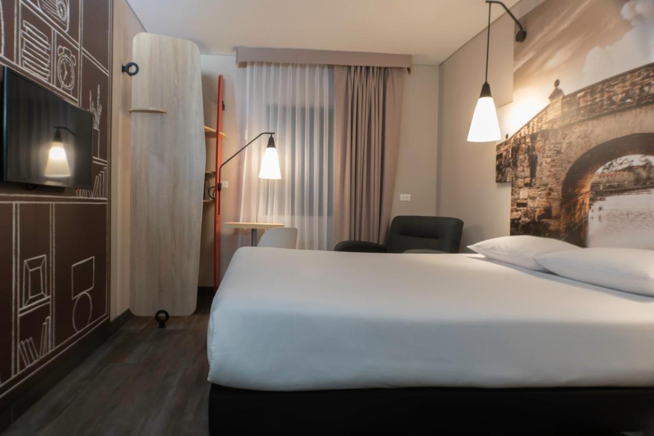 Отель Ibis Чия Экстерьер фото