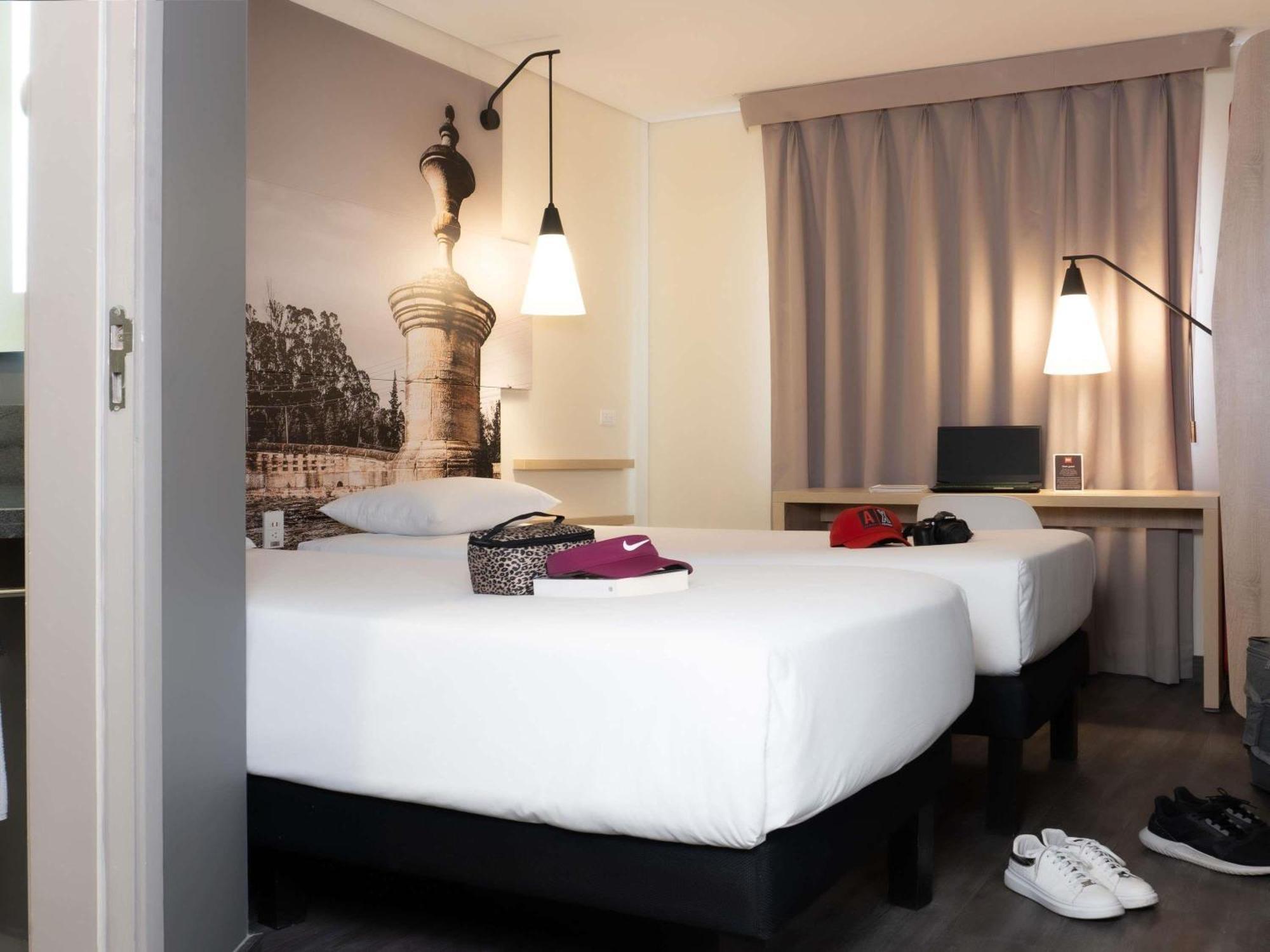 Отель Ibis Чия Экстерьер фото